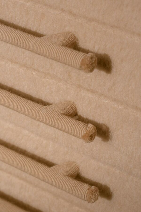detail-poignees-gainees-alpaca-passementerie-verrier